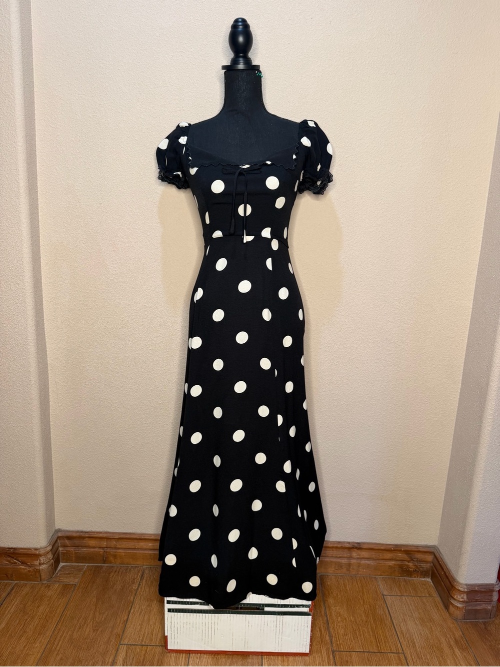 REFORMATION Black Polka Dot Puff-Sleeve Midi Dress SZ. 4 - Picture 2 of 10